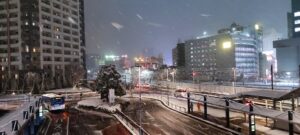 都会の雪景色